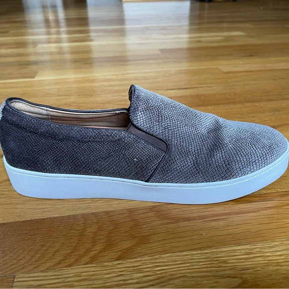 Vionic Splendid Midi Holiday Velvet Slip-On Shoe - Picture 7 of 10